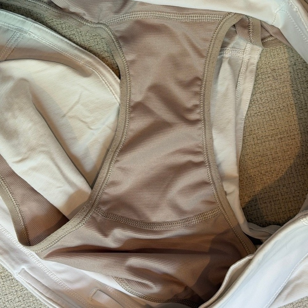 Lululemon Speed Up Short 2.5" Inseam White - Picture 7 of 7